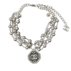 Chanel pearl necklace